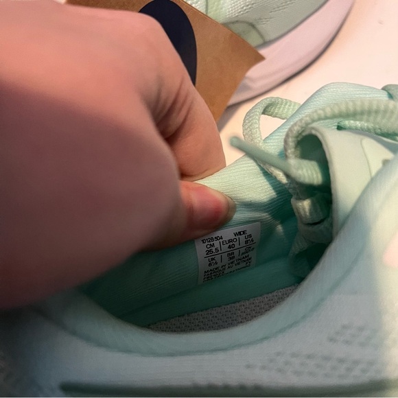 NEW || Asics Gel GT 2000 8.5 Womens Running Shoes (D Wide) - Picture 6 of 7